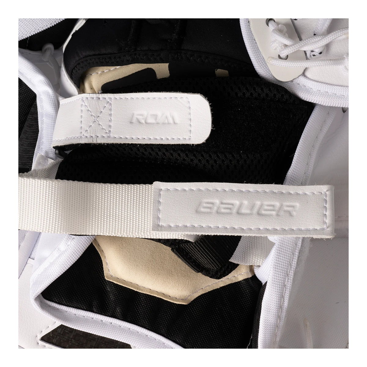 Bauer Supreme Fuse Senior Goalie Catcher (2026) T-strap detail 2