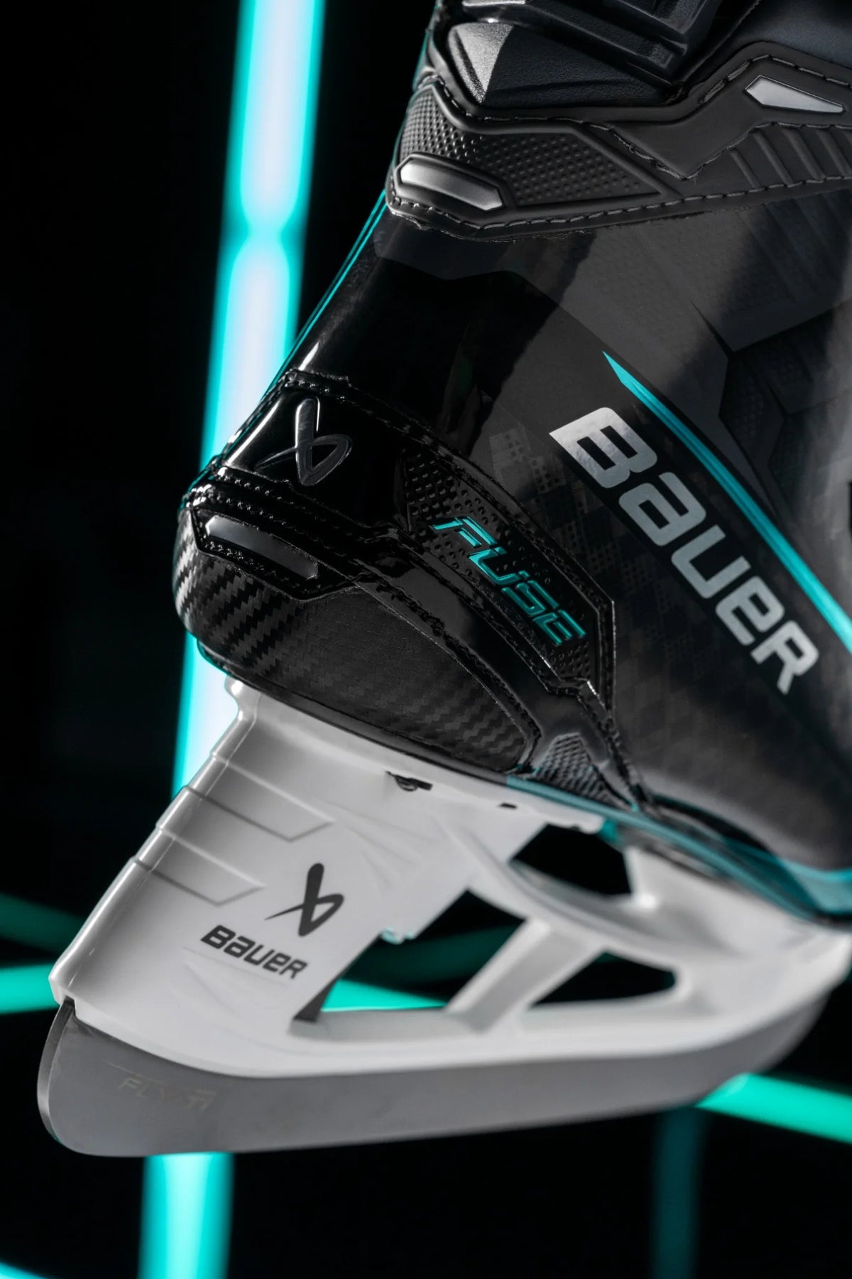 Bauer Supreme FUSE hockey skate heel, outsole and POWERFLY holder detail